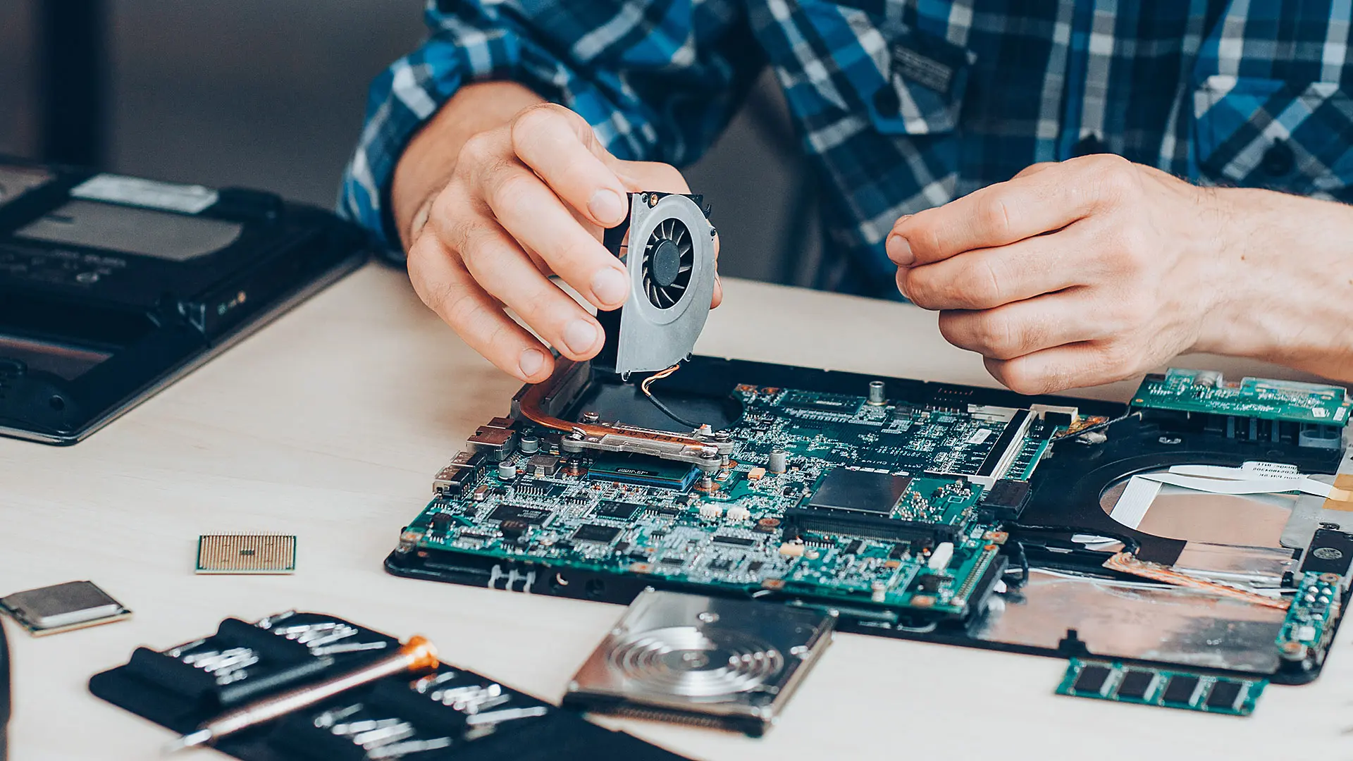 Giới thiệu 1 Trung Tâm Sửa Chữa Máy Tính, Laptop Chuyên Nghiệp Tại TPHCM - Sualaptop.org