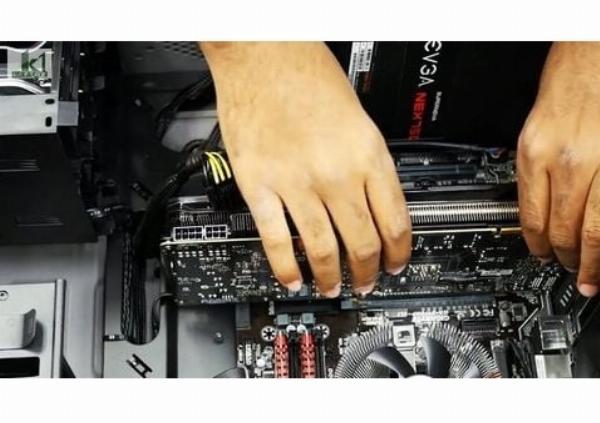 Kiểm tra và cập nhật driver card màn hình